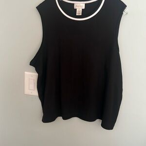 BLACK SLEEVELESS WOMENS TOP WITH WHITE TRIM AROUND COLAR 2X